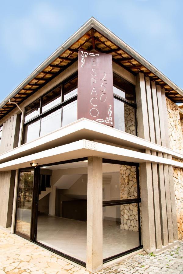 Espaco 250 - Apto Mobiliado, 3 Quartos, Sendo Uma Suite, Banheiro Social, Cozinha Completa, Sala De Estar, Ar Condicionado, Tv E Internet Tiradentes Exterior foto